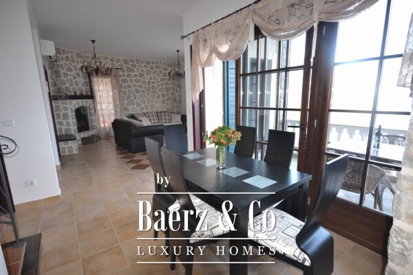 photo 3 Villa in the first line to the sea in Boka Bay