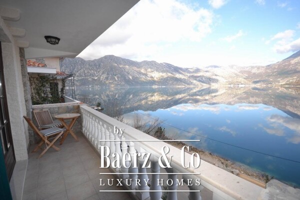 photo 15 Villa in the first line to the sea in Boka Bay