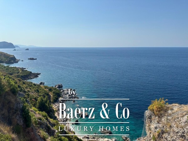 photo 3 Seafront Modern New Villa with Pool and Access to the Beach