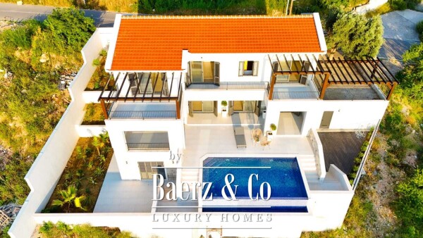 photo 3 Villa in Sveti Stefan with a Pool and a Panoramic Sea View