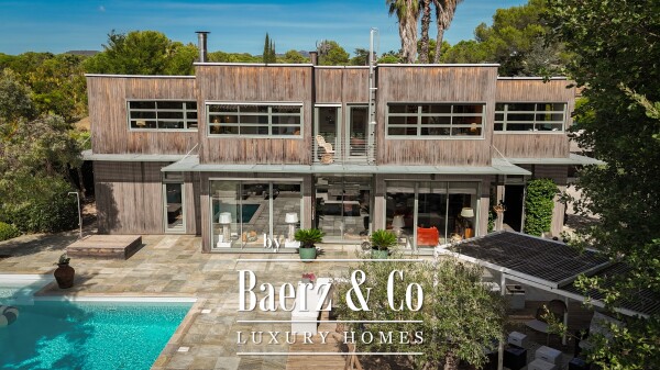 photo 2 Exceptional architect-designed villa for sale in Saint-Raphaël - 183 m² with swimming pool and terrace,