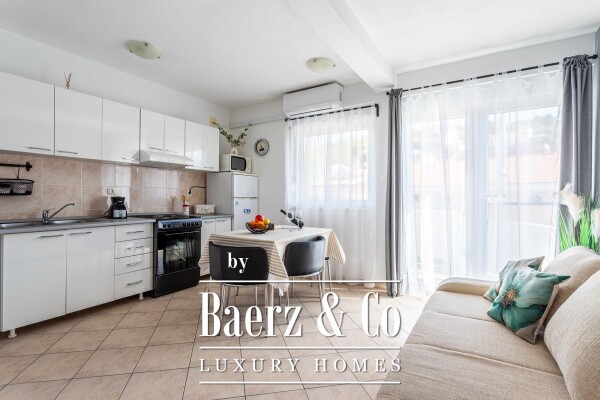 photo 12 Čiovo, Okrug Gornji, furnished house with four apartments and outdoor kitchen, 3rd row from the sea