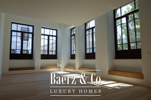 photo 5 A beautiful  three bedroom  with views of Bolhão Market