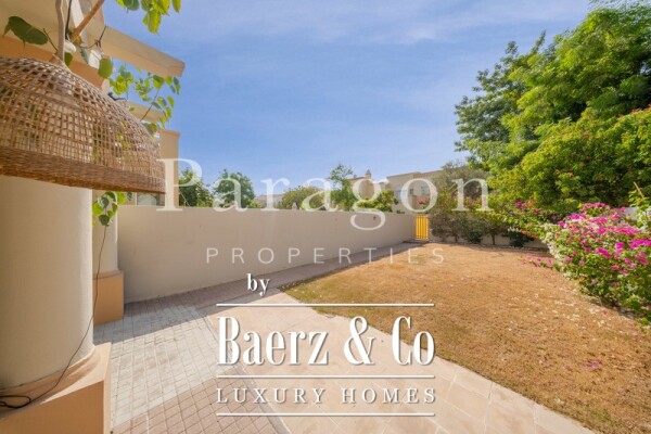 photo 14 Great Condition | Vacant | Close to Pool and Park