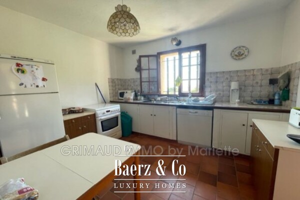 photo 10 Grimaud, France