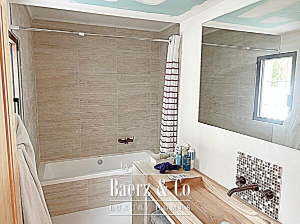 photo 12 Elegant Ibiza-Style Villa with Pool & Palm Trees / Price 930 000