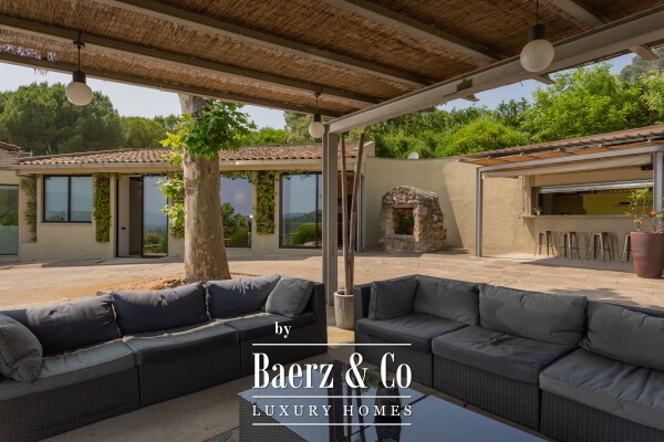 photo 6 Exceptional 18th century masia with tourist licence.