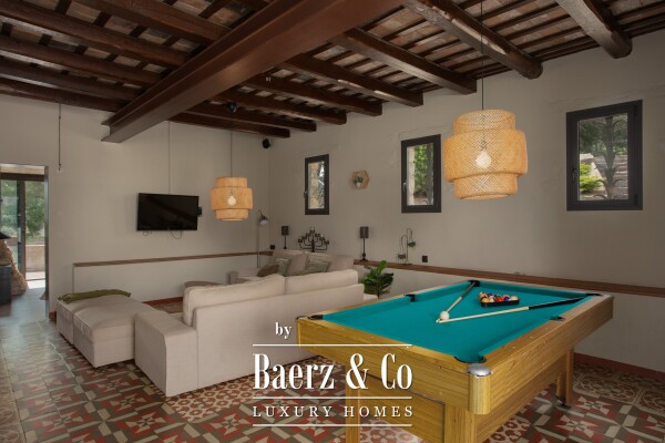 photo 8 Exceptional 18th century masia with tourist licence.