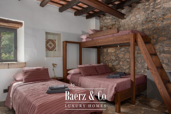 photo 12 Exceptional 18th century masia with tourist licence.