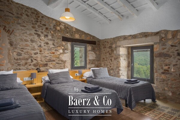 photo 13 Exceptional 18th century masia with tourist licence.