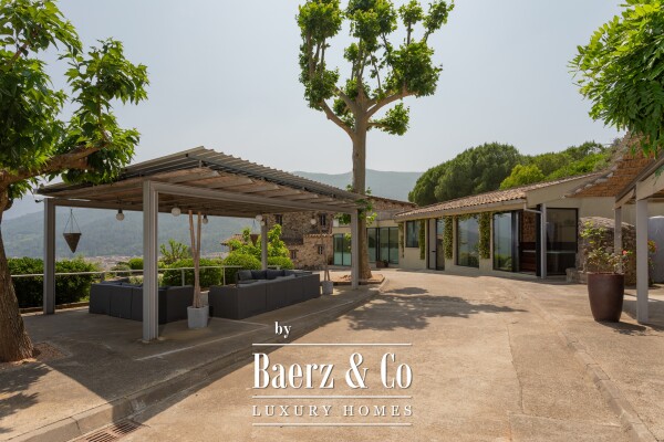 photo 15 Exceptional 18th century masia with tourist licence.