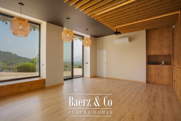 photo 21 Exceptional 18th century masia with tourist licence.