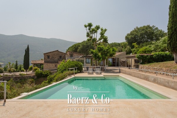 photo 25 Exceptional 18th century masia with tourist licence.