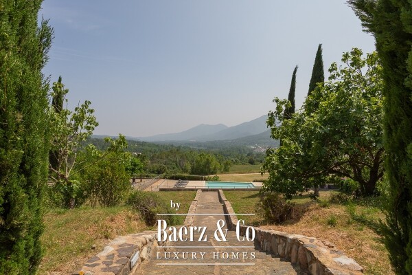 photo 27 Exceptional 18th century masia with tourist licence.