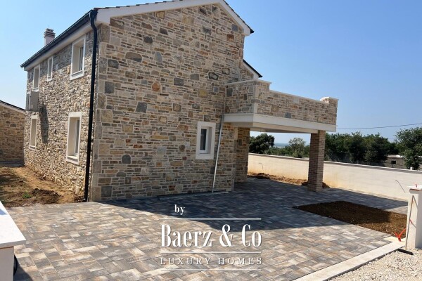 photo 5 Zadar, Vrsi, charming dalmatian stone house with swimming pool in a quiet location