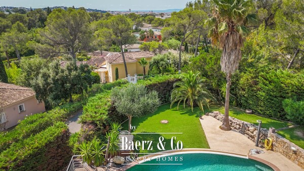 photo 3 For Sale : 6-bedroom villa with infinity pool - Secure private estate - Saint-Raphaël, near golf courses, sea view