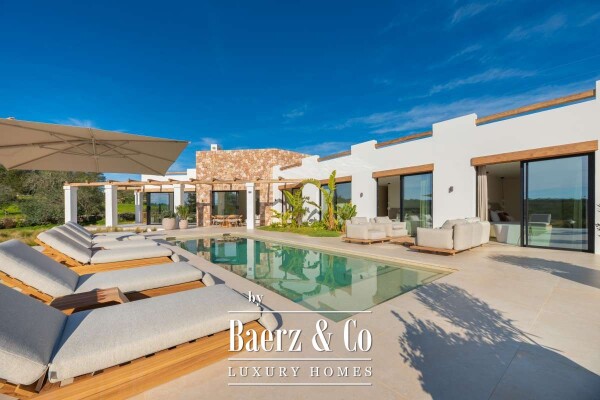 photo 4 Beautiful luxury home in Santa Gertrudis, Santa Gertrudis