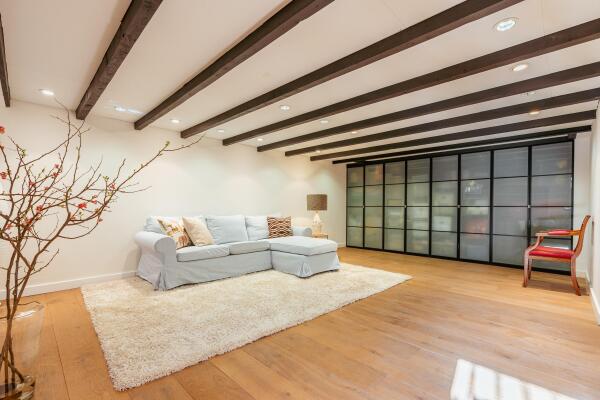 photo 57 Diepenbrockstraat 18