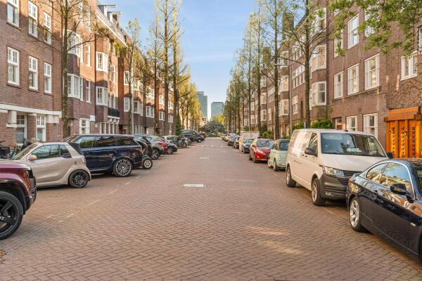 photo 32 Michelangelostraat 22 H