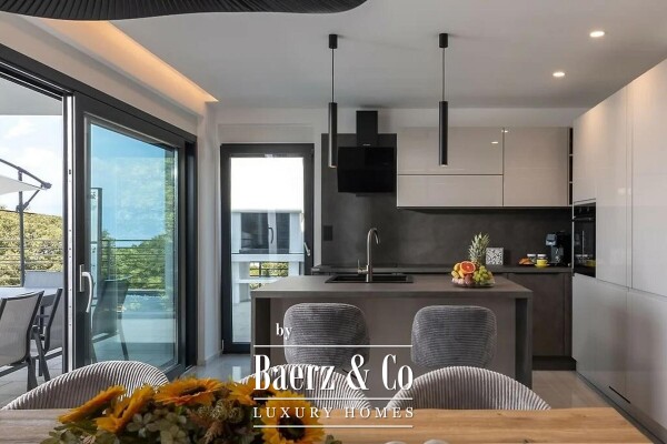 photo 4 Kostrena, Modern house with a pool, ideal for a family or tourist rental