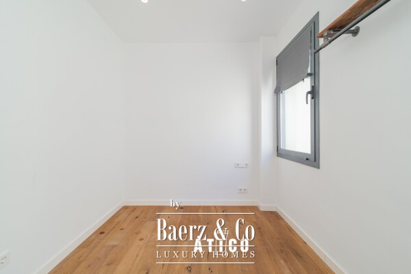 photo 15 Penthouse for sale in Ciutat Vella