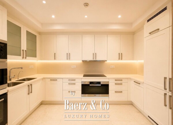 photo 7 Luxuroius Apartment in Tivat with a Sea View