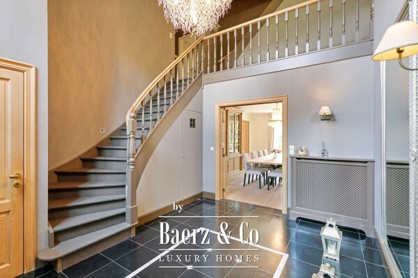 photo 5 Gelegen in doodlopende straat 6slpk,3badks!