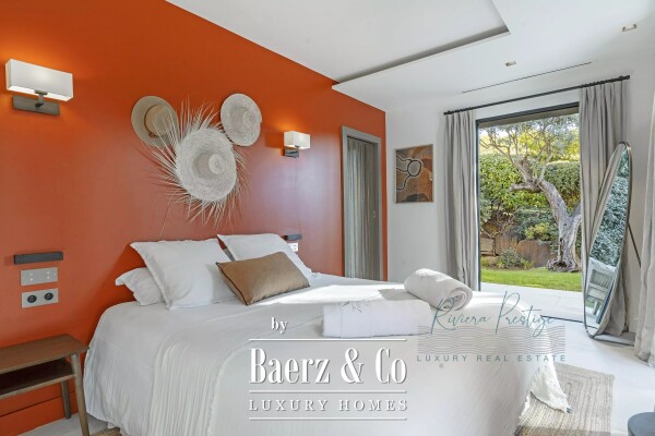 photo 10 Mediterranean Villa Just 5 Minutes from the Heart of Saint-Tropez