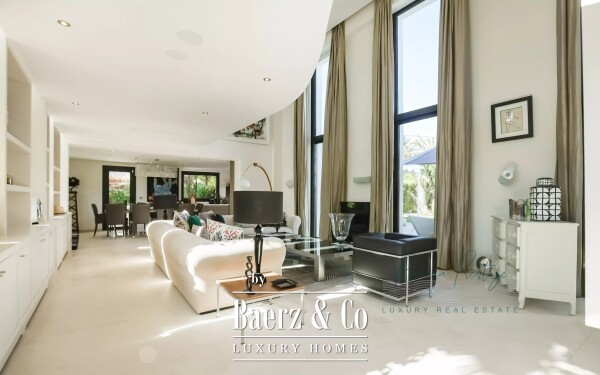 photo 3 Architect-Designed Villa Near Place des Lices – Saint-Tropez