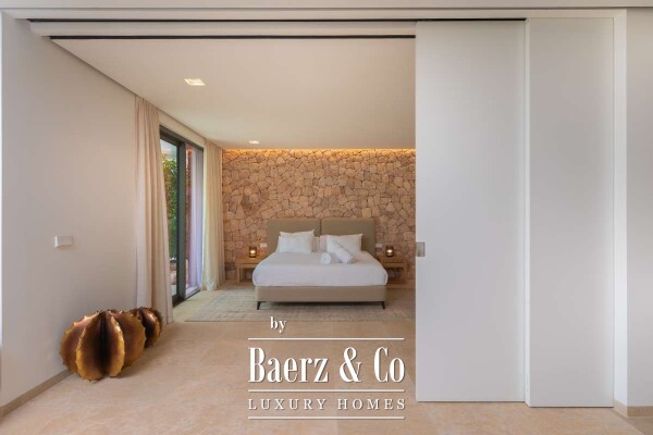 photo 9 Beautiful luxury home in Figueretas, Figueretas