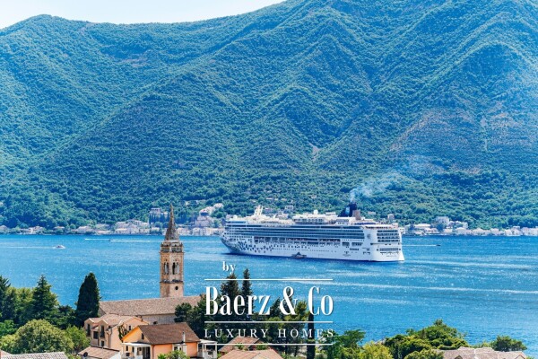 photo 1 Luxurious VIlla in Kotor with a Sea View and a Pool