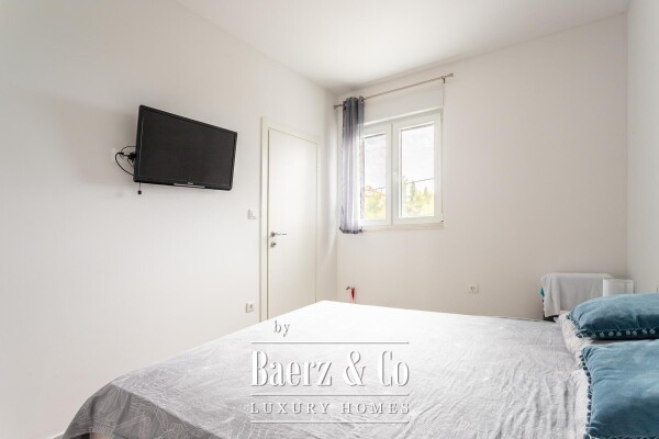 photo 9 Podstrana, newly built house with a pool